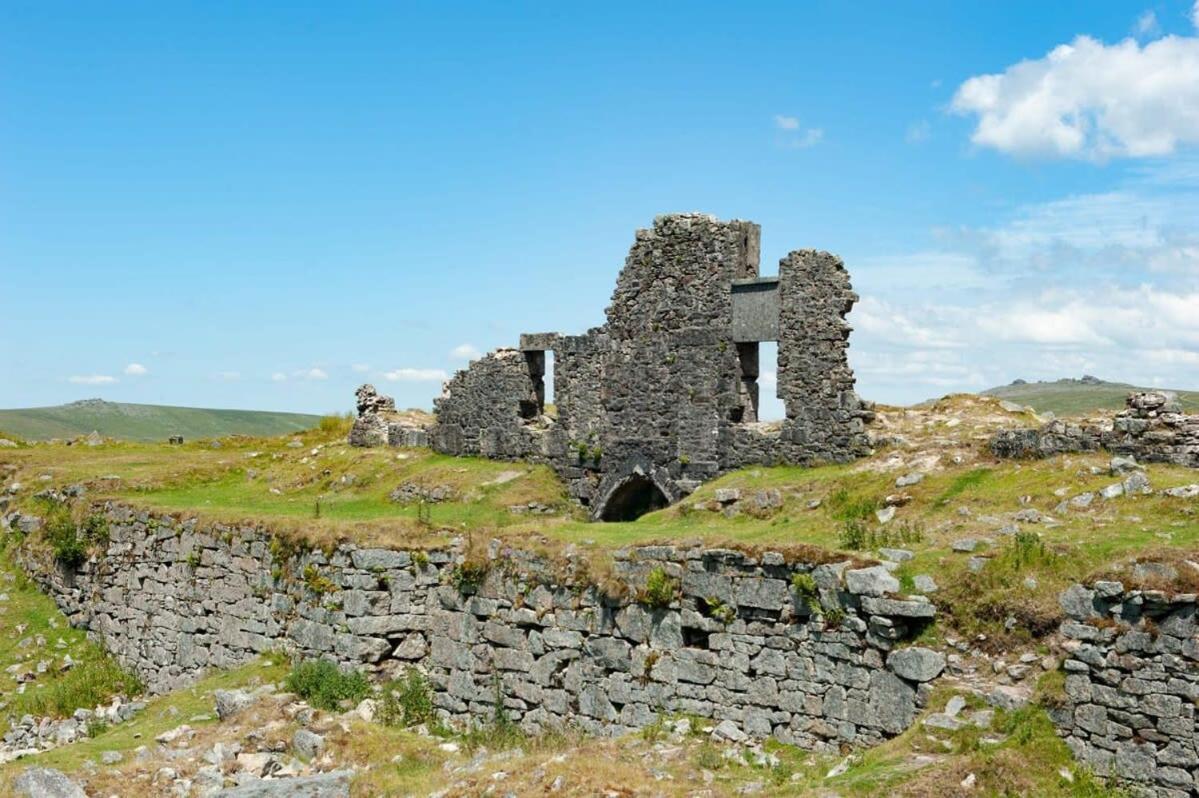Dartmoor Barn On North Hessary Tor Villa เยลเวอร์ตัน ภายนอก รูปภาพ